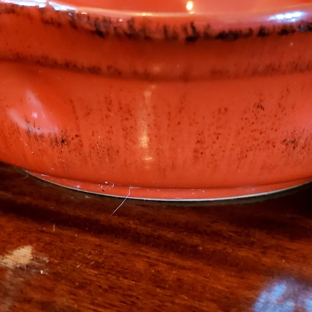 Vintage 9.5 " serving bowl by De Silva in a vibrant red Drip glaze - Picture 2 of 5